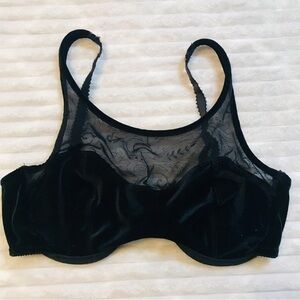 Vintage Victoria’s Secret Black Velvet Underwire Bra Top Bralette Size 34B